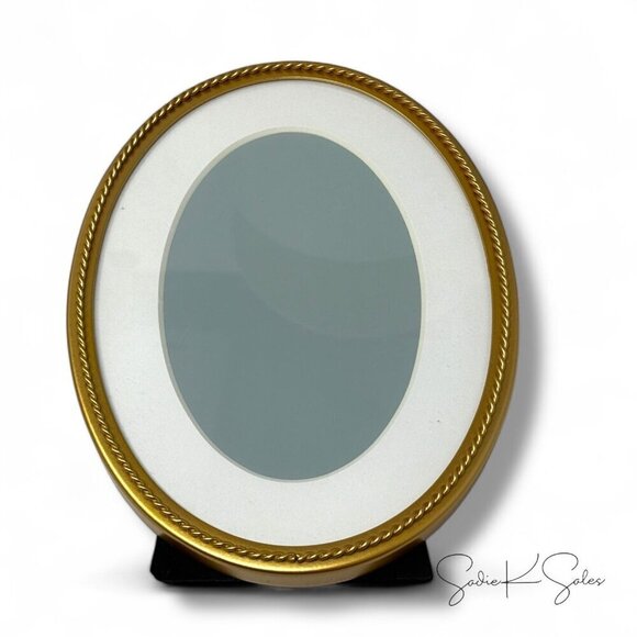 Threshold Studio McGee 6x8 Matted to 4x6 Twisted Metal Oval Picture Frame - Picture 6 of 8